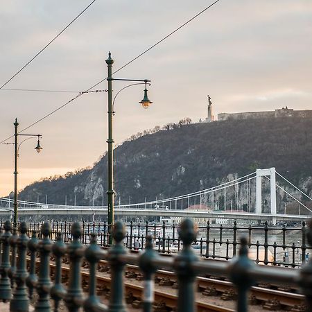 Danube Castleview Apartment Budapest Esterno foto